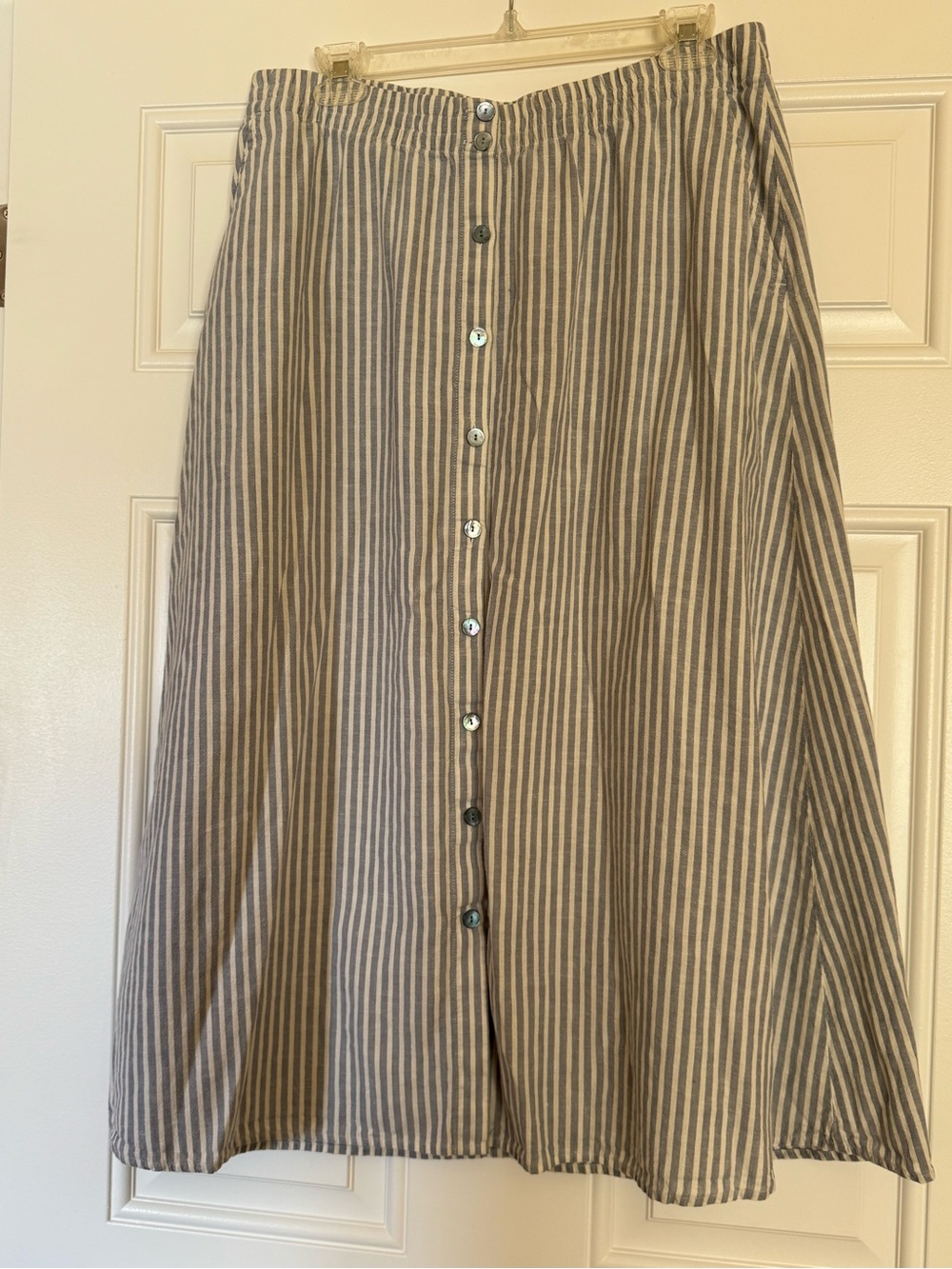 Eileen Fisher Striped Button-Front Midi Skirt in Beige and Navy Size MM/10